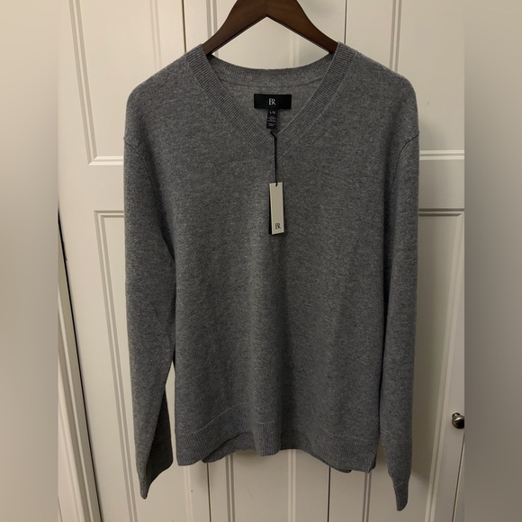 Banana Republic 100% Cashmere V-Neck Sweater in Gray - Picture 3 of 6